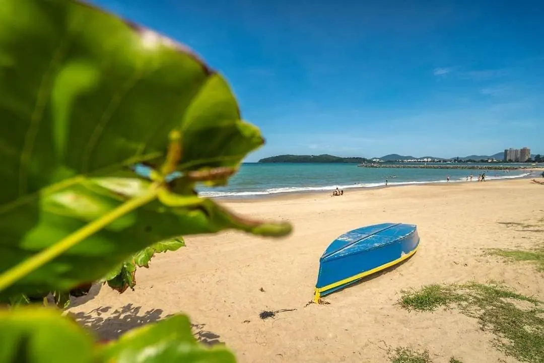 Appartamento Apto 6º Andar, 200M Praia, 15Min Beto Carrero, 2 Quartos, Sacada Com Churrasqueira Piçarras Brasile